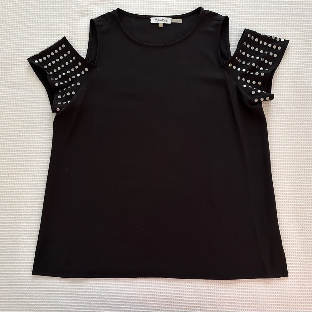 CALVIN KLEIN BLACK COLD SHOULDER BLOUSE WITH SILVER DETAILS ON SLEEVES , LARGE